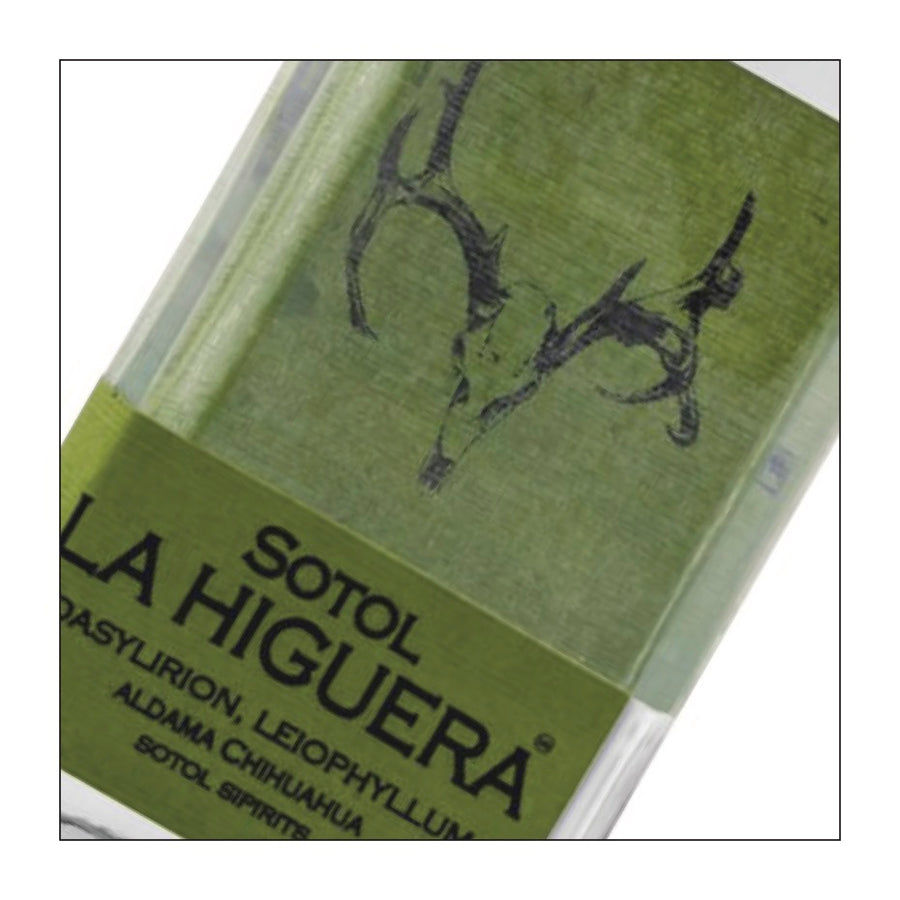 La Higuera Leiophyllum Sotol  (700 ml)